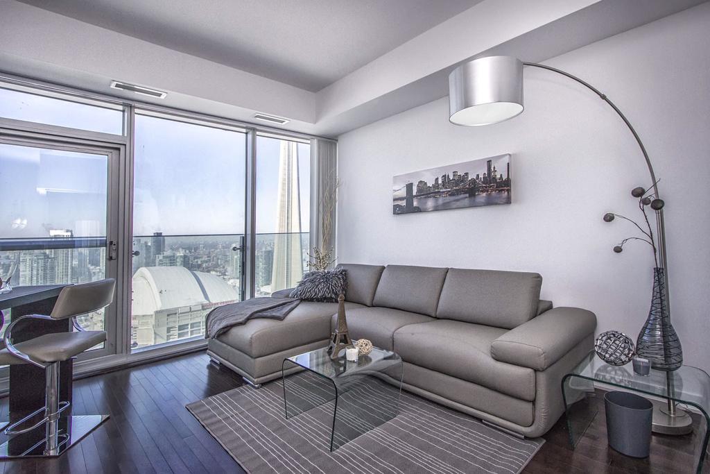 Atlantis Suites - Toronto Furnished Apartment On York Street Rum bild